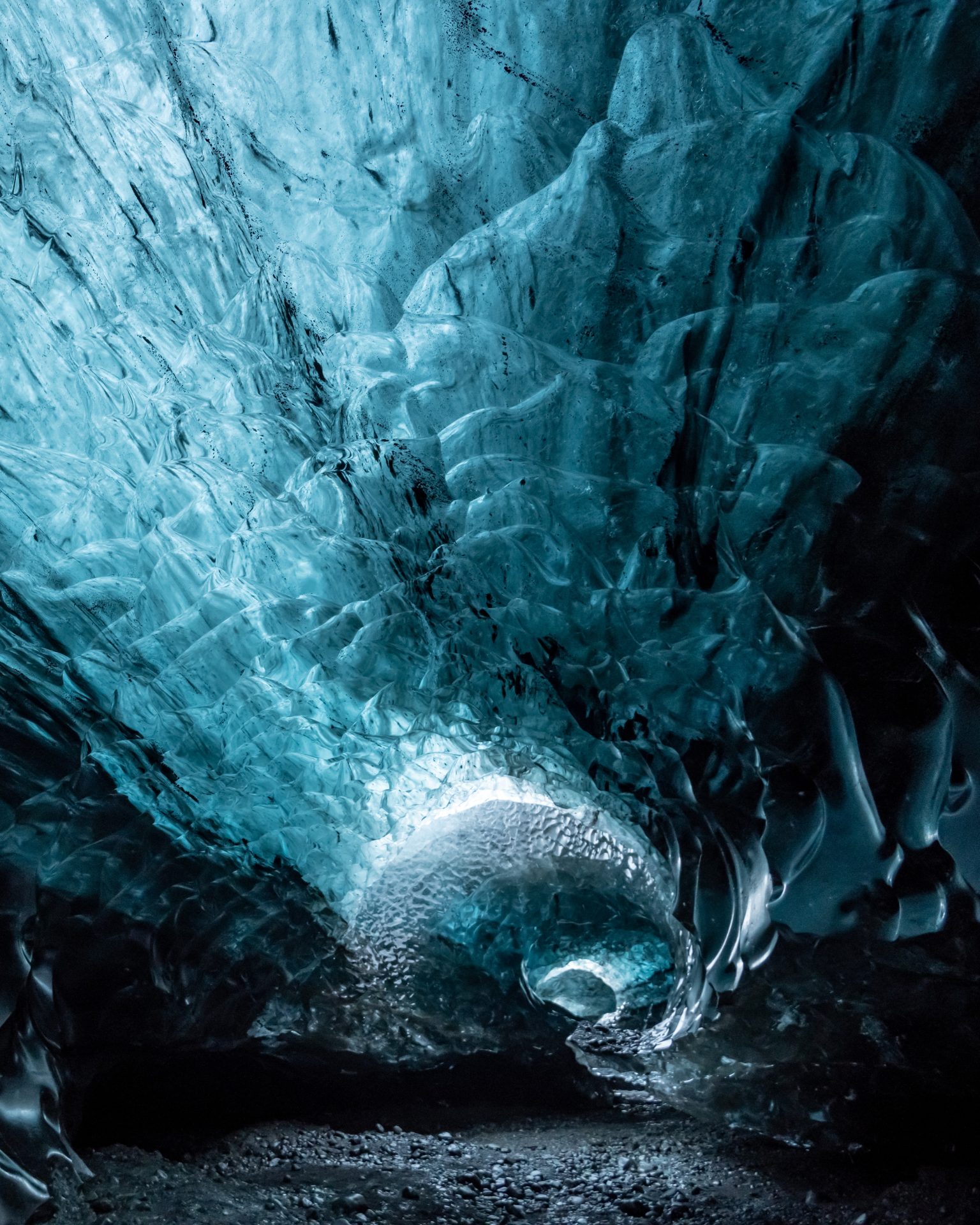 Self-drive tours in Iceland, ice cave in Vatnajokull glacier.